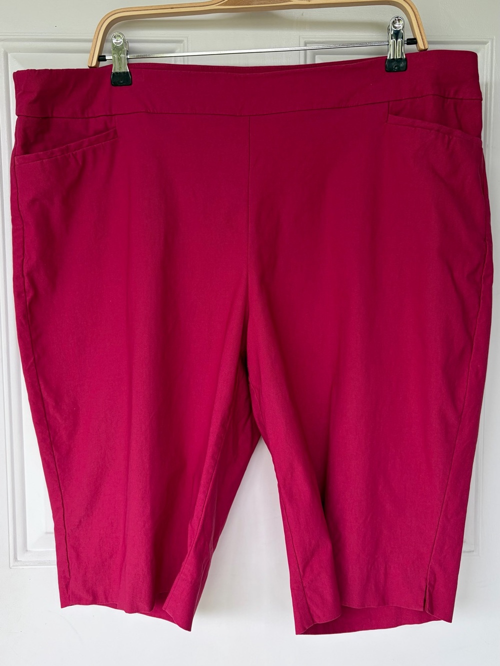 •Chico's• Raspberry Stretch Pull-On Bermuda Shorts - Size 20 (Chico’s Size 4)